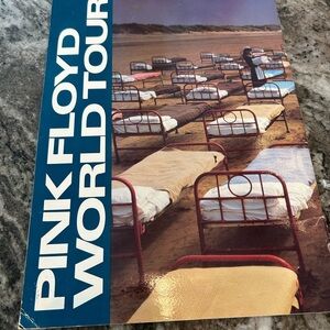 Pink Floyd World Tour program, GUC